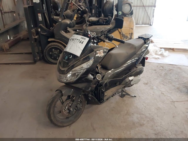Продаж на аукціоні авто 2015 Honda Pcx 150, vin: RLHKF180XFY001314, номер лоту: 45077744