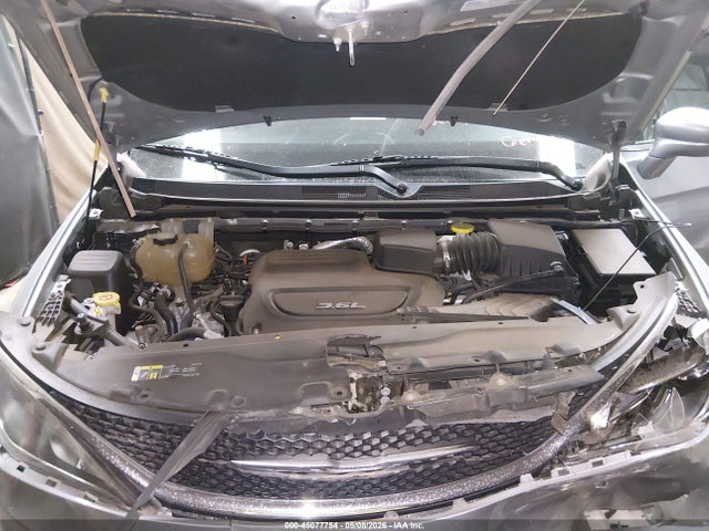 Auction sale of the 2018 Chrysler Pacifica Touring L, vin: 2C4RC1BG5JR305659, lot number: 45077754