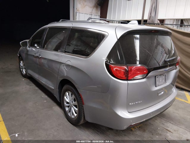 Auction sale of the 2018 Chrysler Pacifica Touring L, vin: 2C4RC1BG5JR305659, lot number: 45077754