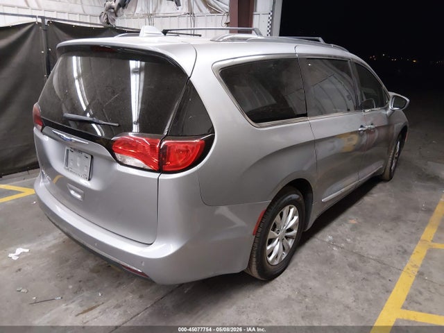 Auction sale of the 2018 Chrysler Pacifica Touring L, vin: 2C4RC1BG5JR305659, lot number: 45077754