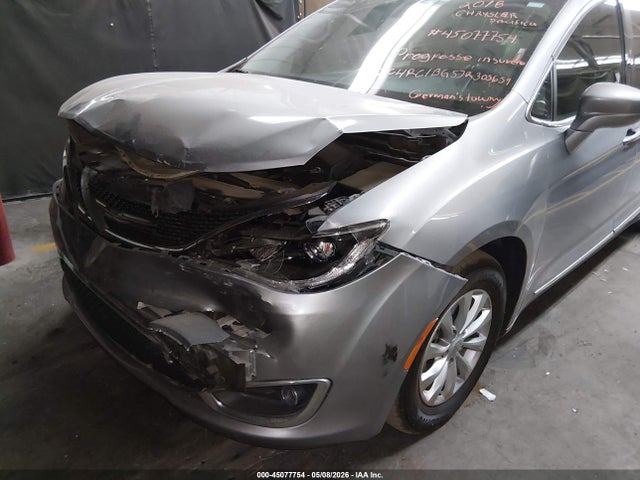 Auction sale of the 2018 Chrysler Pacifica Touring L, vin: 2C4RC1BG5JR305659, lot number: 45077754