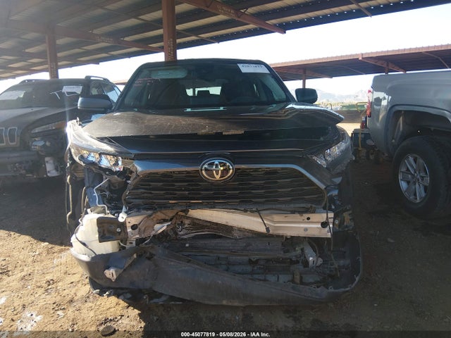 45077819 :رقم المزاد ، 2T3H1RFV1NC183050 vin ، 2022 Toyota Rav4 Le مزاد بيع