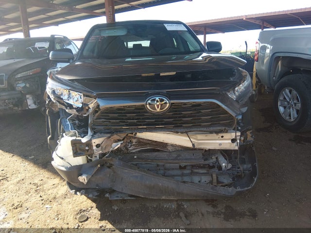45077819 :رقم المزاد ، 2T3H1RFV1NC183050 vin ، 2022 Toyota Rav4 Le مزاد بيع