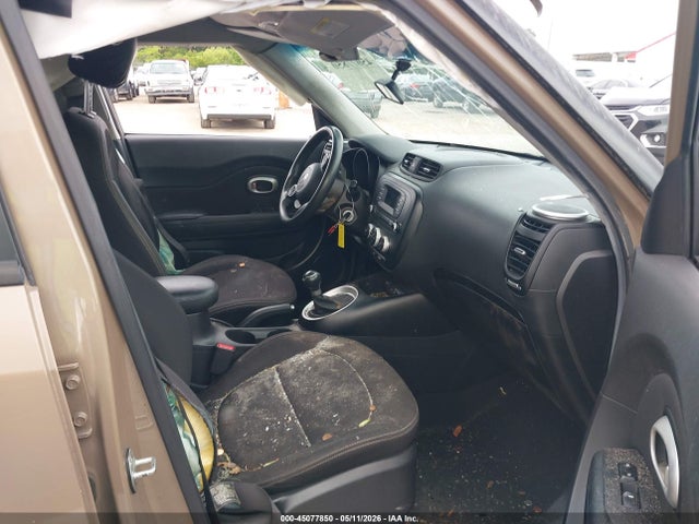 45077850 :رقم المزاد ، KNDJN2A27F7211049 vin ، 2015 Kia Soul مزاد بيع