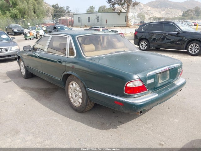 45077855 :رقم المزاد ، SAJDA14C91LF25569 vin ، 2001 Jaguar Xj8 مزاد بيع