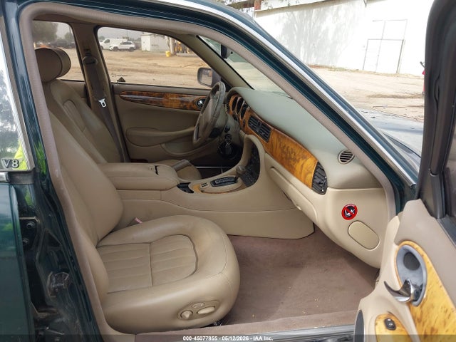 45077855 :رقم المزاد ، SAJDA14C91LF25569 vin ، 2001 Jaguar Xj8 مزاد بيع