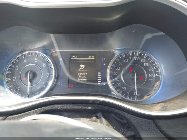 Продаж на аукціоні авто 2015 Chrysler 200 Limited, vin: 1C3CCCABXFN723621, номер лоту: 45077858