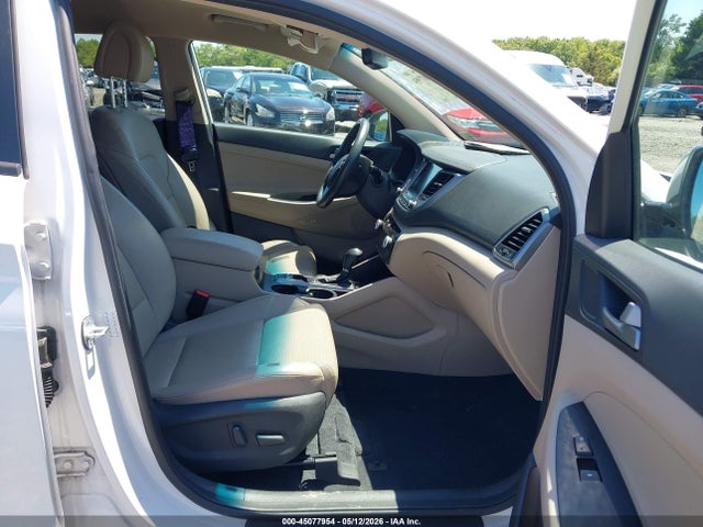 Продажа на аукционе авто 2017 Hyundai Tucson Se Plus, vin: KM8J3CA44HU527571, номер лота: 45077954