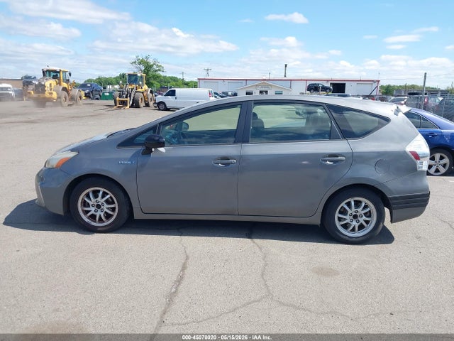 Продажа на аукционе авто 2014 Toyota Prius V Two, vin: JTDZN3EU0E3334332, номер лота: 45078020