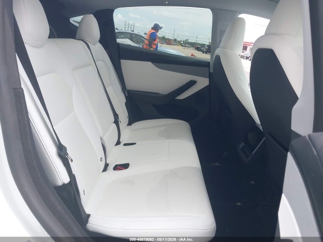 45078092 :رقم المزاد ، 7SAYGDED1TA580057 vin ، 2026 Tesla Model Y مزاد بيع