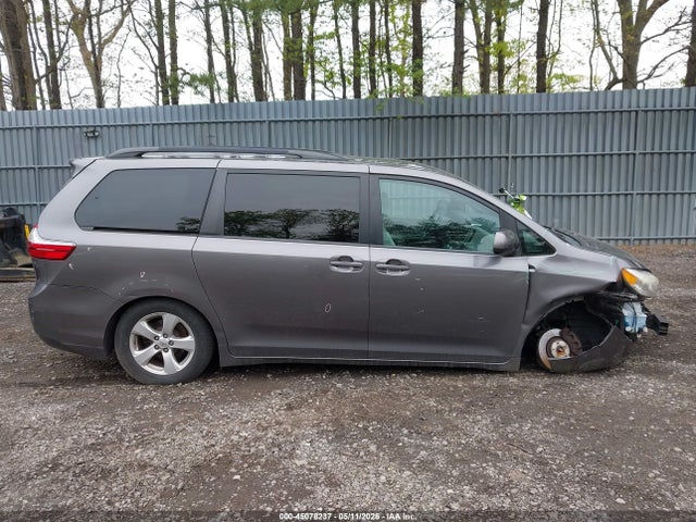 45078237 :رقم المزاد ، 5TDKK3DC6FS611410 vin ، 2015 Toyota Sienna Le 7 Passenger/le 8 Passenger مزاد بيع