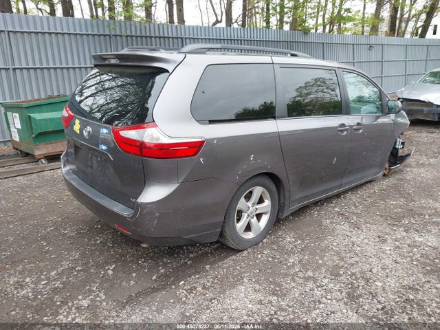 45078237 :رقم المزاد ، 5TDKK3DC6FS611410 vin ، 2015 Toyota Sienna Le 7 Passenger/le 8 Passenger مزاد بيع
