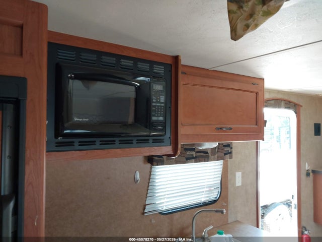 2012 Forest River Cherokee Grey Wolf 21rr Toy Hauler Travel Trailer მანქანა იყიდება აუქციონზე, vin: 4X4TCKW20CY204113, აუქციონის ნომერი: 45078270