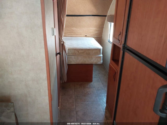 2012 Forest River Cherokee Grey Wolf 21rr Toy Hauler Travel Trailer მანქანა იყიდება აუქციონზე, vin: 4X4TCKW20CY204113, აუქციონის ნომერი: 45078270