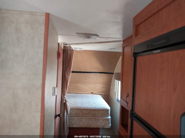 2012 Forest River Cherokee Grey Wolf 21rr Toy Hauler Travel Trailer მანქანა იყიდება აუქციონზე, vin: 4X4TCKW20CY204113, აუქციონის ნომერი: 45078270