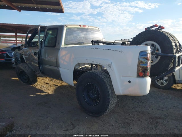 Продаж на аукціоні авто 2001 Chevrolet Silverado 1500, vin: 2GCEC19V211191637, номер лоту: 45078310