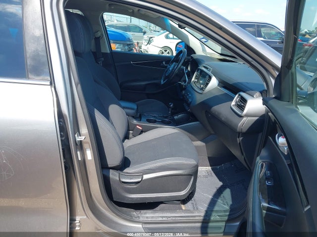 45078387 :رقم المزاد ، 5XYPG4A34HG239387 vin ، 2017 Kia Sorento 2.4l Lx مزاد بيع