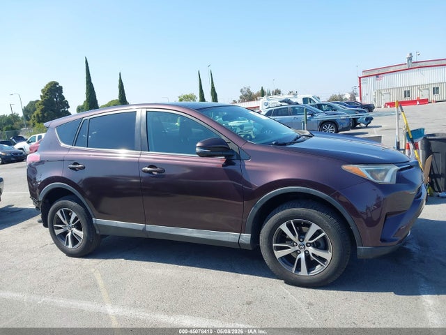 2T3WFREV0JW435079 Toyota Rav4 Xle