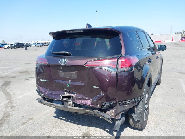 2T3WFREV0JW435079 Toyota Rav4 Xle