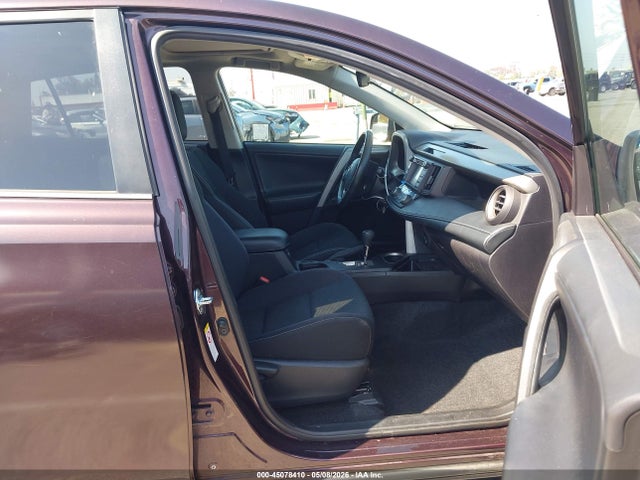2T3WFREV0JW435079 Toyota Rav4 Xle