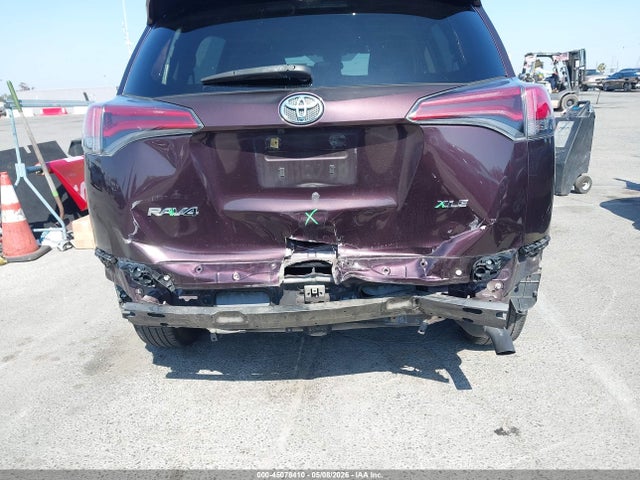 2T3WFREV0JW435079 Toyota Rav4 Xle