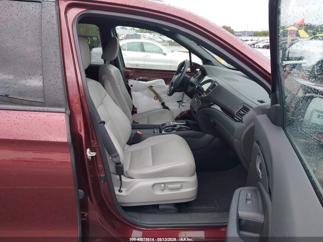 5FNYF8H98MB002752 Honda Passport Awd Touring