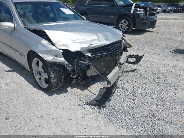 45078554 :رقم المزاد ، WDBRF40J44F526316 vin ، 2004 Mercedes-benz C 230 Kompressor Sport/sport مزاد بيع