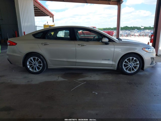 3FA6P0LU6KR149493 Ford Fusion Hybrid Se