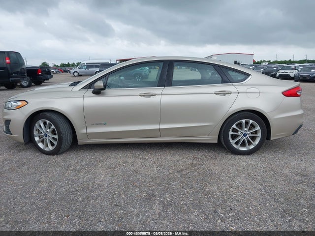 3FA6P0LU6KR149493 Ford Fusion Hybrid Se