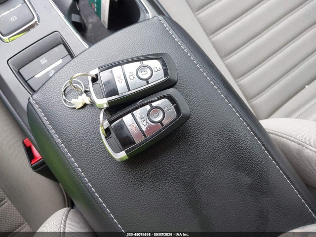 3FA6P0UU4JR235785 Ford Fusion Hybrid S