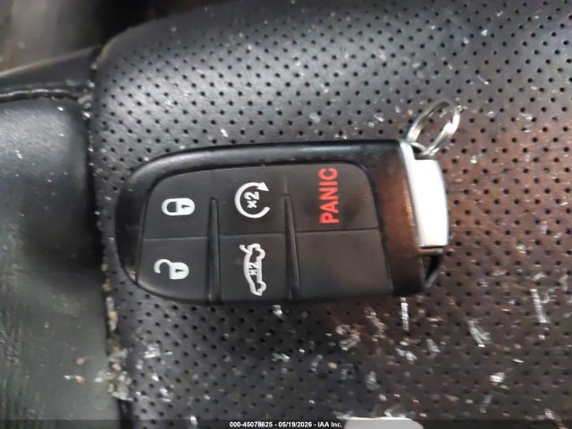 45078625 :رقم المزاد ، 1C3CCCBB4GN184011 vin ، 2016 Chrysler 200 S مزاد بيع
