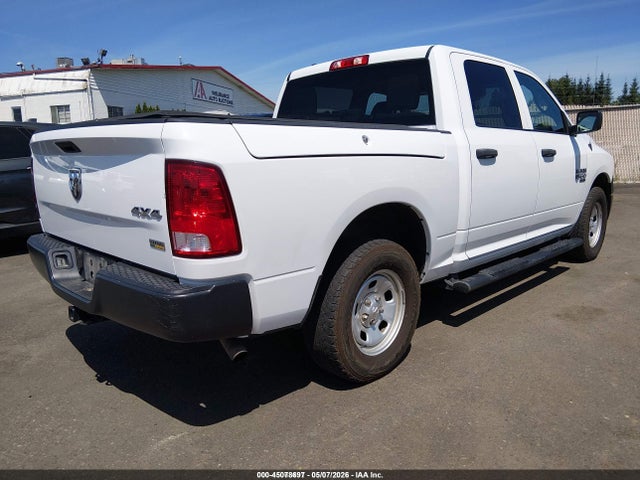1C6RR7KG5KS658637 RAM 1500 Classic Tradesman 4x4 5&#039;7 Box