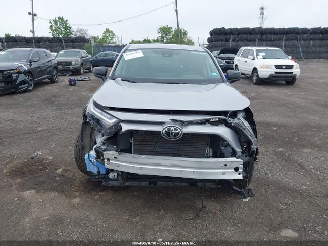 Toyota RAV4 LE 2025 2T3F1RFV6SC533484 Image 11