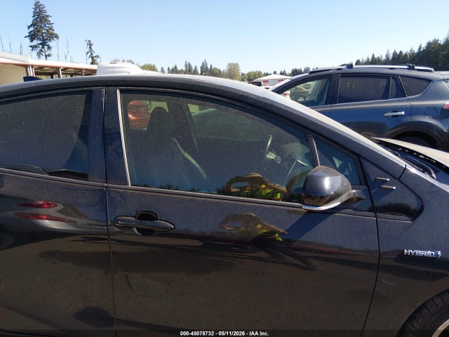 JTDKARFU9G3002665 Toyota Prius Three Touring