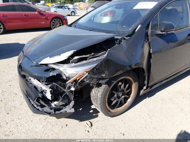 JTDKARFU9G3002665 Toyota Prius Three Touring