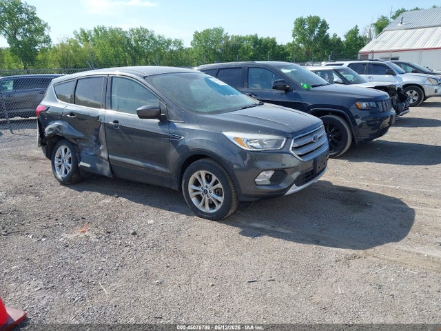 Ford ESCAPE SE 2019 1FMCU9GD7KUB68613 Image 1