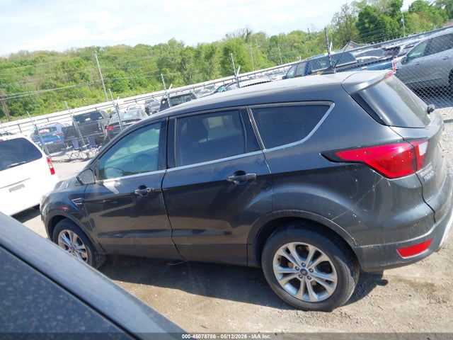 Ford ESCAPE SE 2019 1FMCU9GD7KUB68613 Image 14