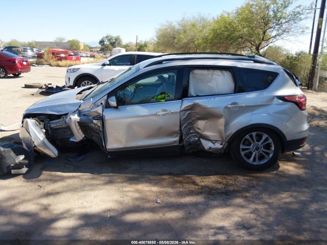 1FMCU0G97JUC63677 Ford ESCAPE SE