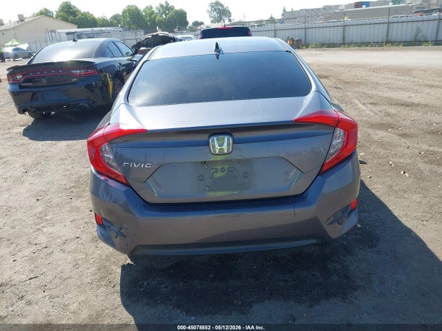 Honda CIVIC EX 2018 2HGFC2F74JH578215 Image 16