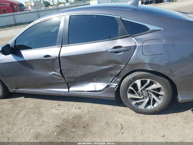 Honda CIVIC EX 2018 2HGFC2F74JH578215 Image 17