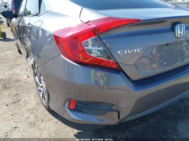 Honda CIVIC EX 2018 2HGFC2F74JH578215 Image 18