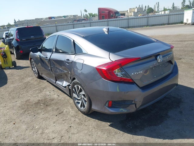 Honda CIVIC EX 2018 2HGFC2F74JH578215 Image 3