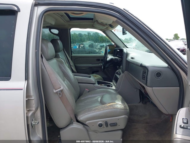 45078982 :رقم المزاد ، 1GNEC13TX5J150957 vin ، 2005 Chevrolet Tahoe Lt مزاد بيع