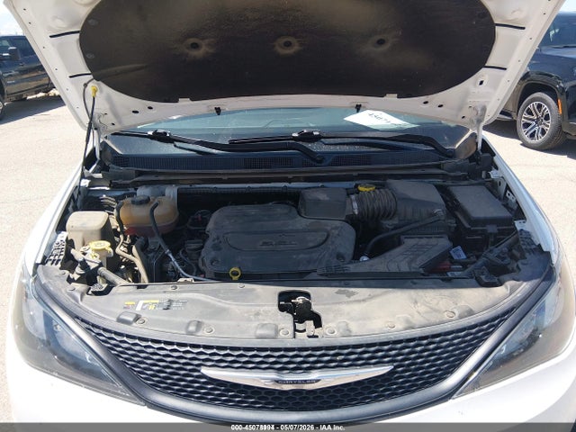 2C4RC1CG5NR132438 Chrysler Voyager Lx