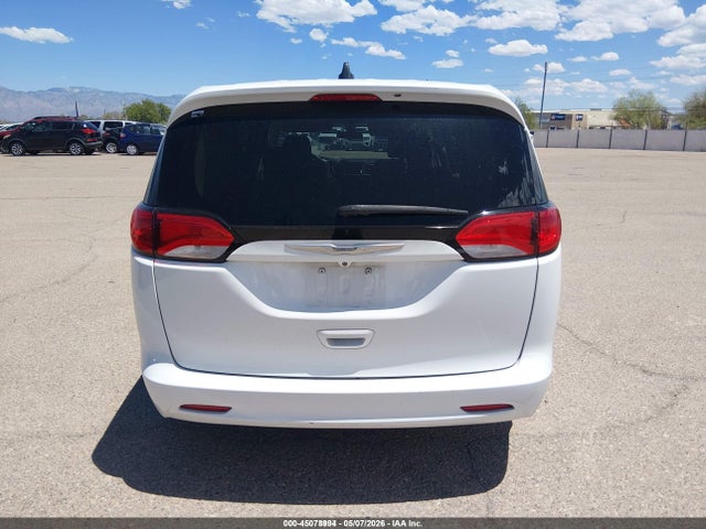 2C4RC1CG5NR132438 Chrysler Voyager Lx
