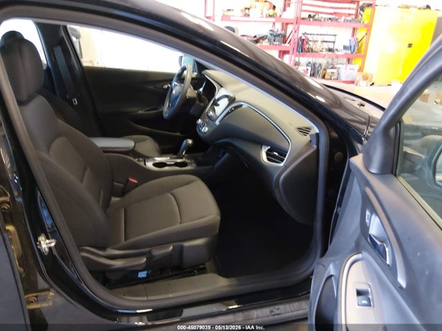 1G1ZC5ST8LF133117 Chevrolet Malibu Fwd 1fl