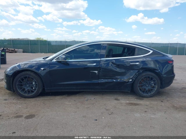 Продажа на аукционе авто 2018 Tesla Model 3 Long Range/performance, vin: 5YJ3E1EB8JF127192, номер лота: 45079071