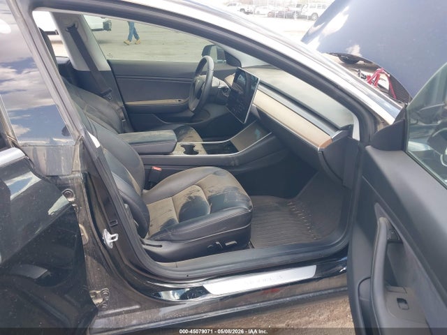 Продажа на аукционе авто 2018 Tesla Model 3 Long Range/performance, vin: 5YJ3E1EB8JF127192, номер лота: 45079071