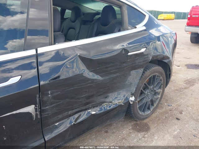 Продажа на аукционе авто 2018 Tesla Model 3 Long Range/performance, vin: 5YJ3E1EB8JF127192, номер лота: 45079071