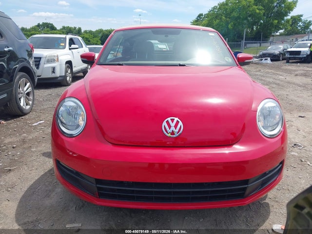 3VW517AT2EM821221 Volkswagen Beetle 1.8t